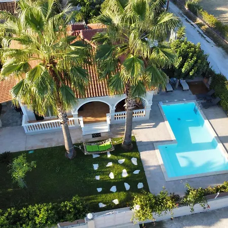 Villa La *